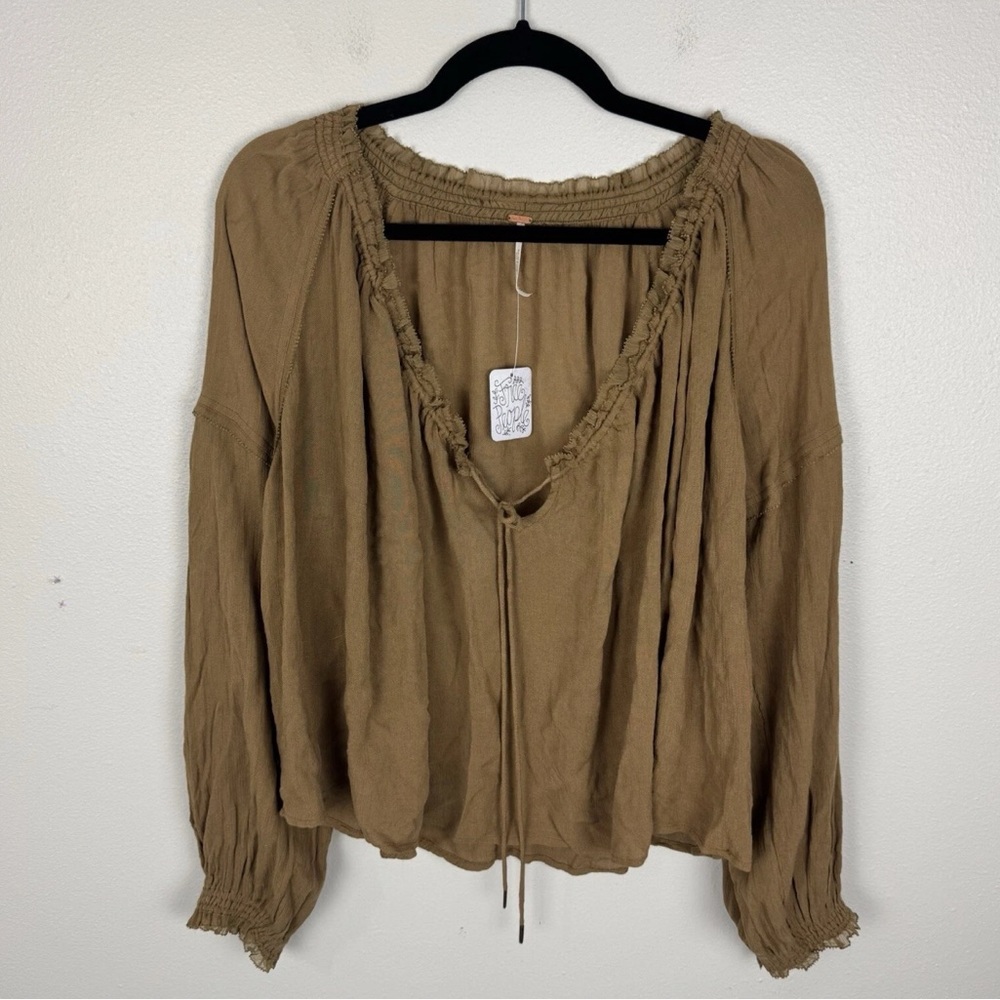 Women's BoHo blouse loose top by Free People size M runs big brand new w/ tags